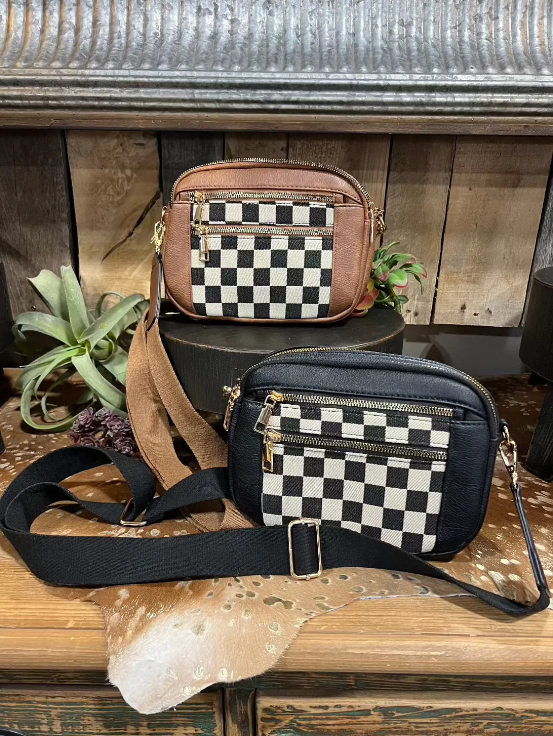 Sac à Main Damier Femme Élégant et Pratique avec Bandoulière Ajustable – Noir et Blanc 30x25x10 cm