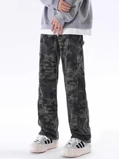 Oversized Cargo Jeans for Men with Camouflage Details and Multiple Pockets