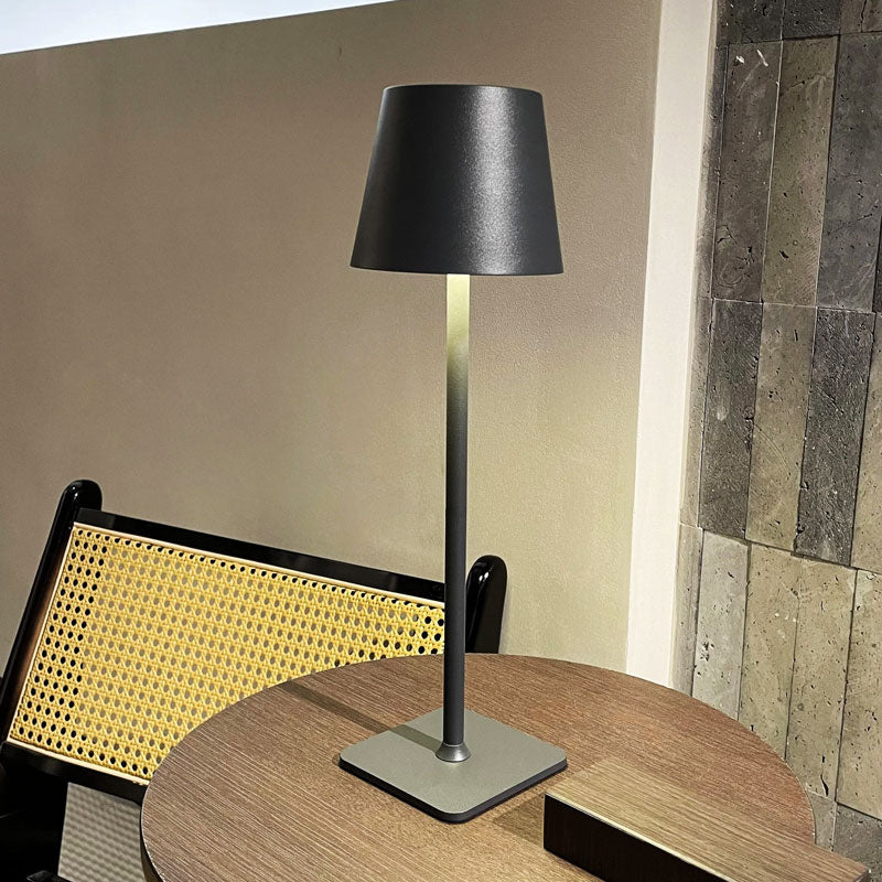 Lampe LED Rechargeable de Table Sans Fil à Contrôle Tactile – 10 Couleurs, Étanche IP65 pour Intérieur et Extérieur