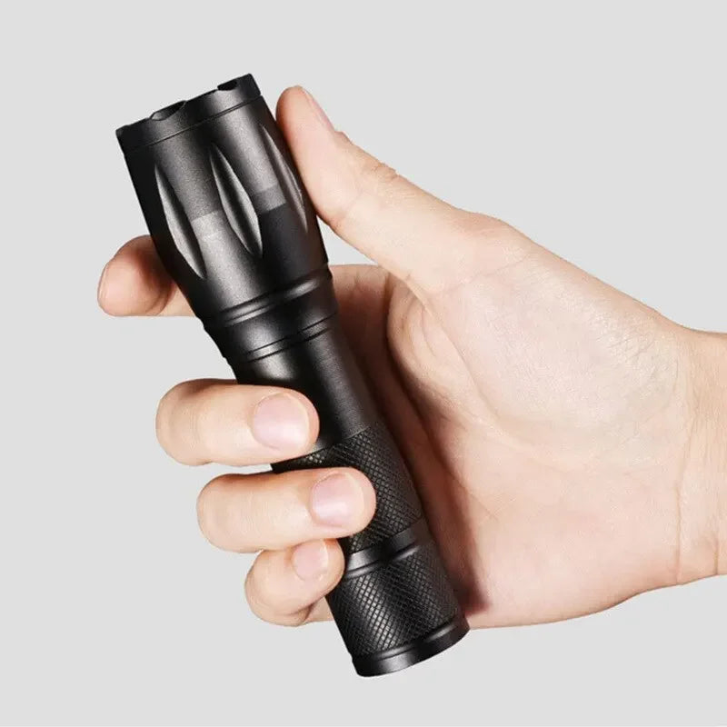 Lampe de poche LED T6 avec zoom télescopique – Éclairage puissant pour activités de plein air