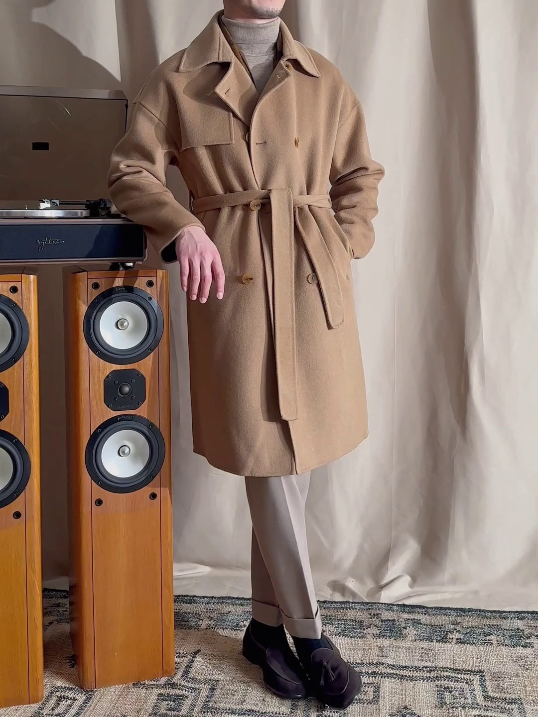 Manteau Mi-Long en Laine pour Hommes avec Épaules Tombantes – Élégance Moderne pour l'Hiver