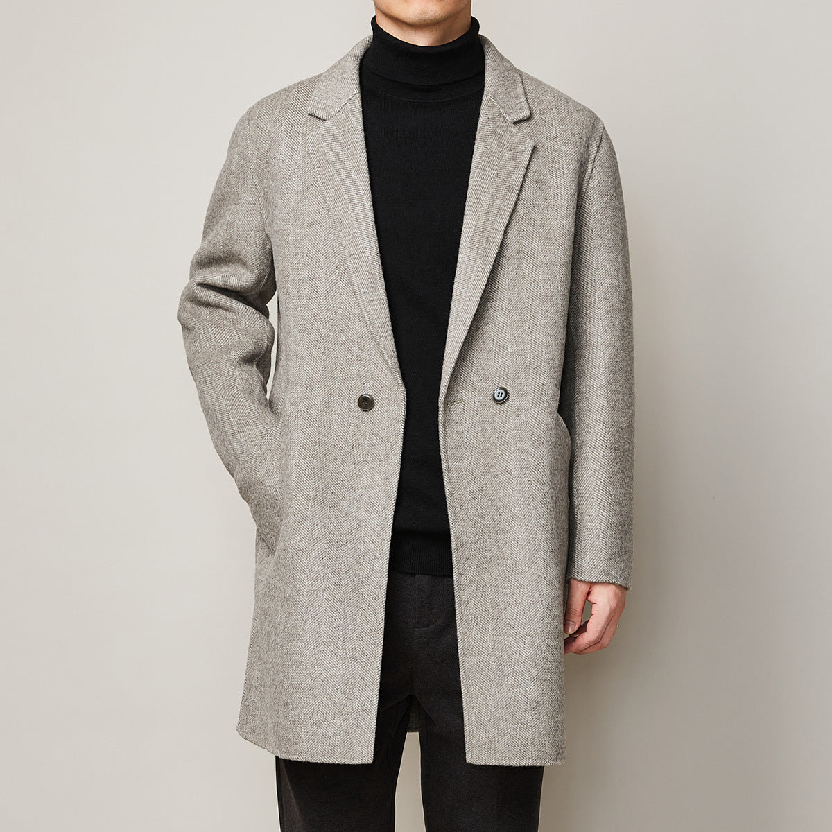 Mid-thigh wool coat for men with lapel collar - Timeless elegance