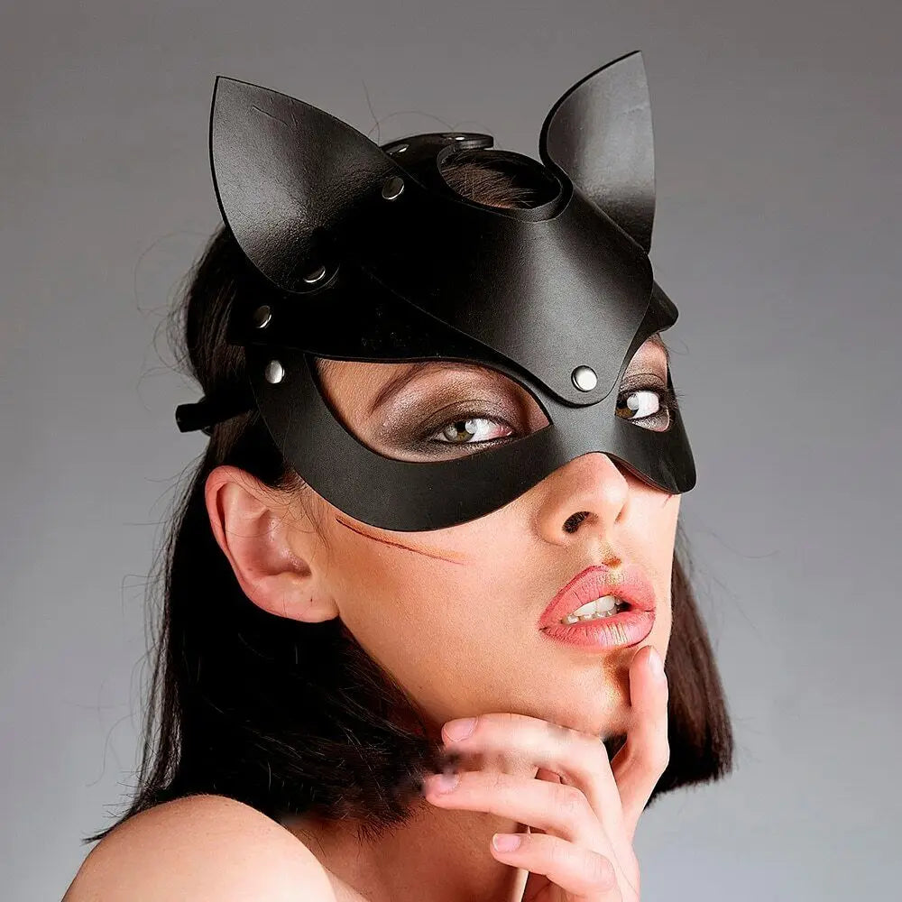 Catwoman Mask in Synthetic Leather for Halloween and Cosplay