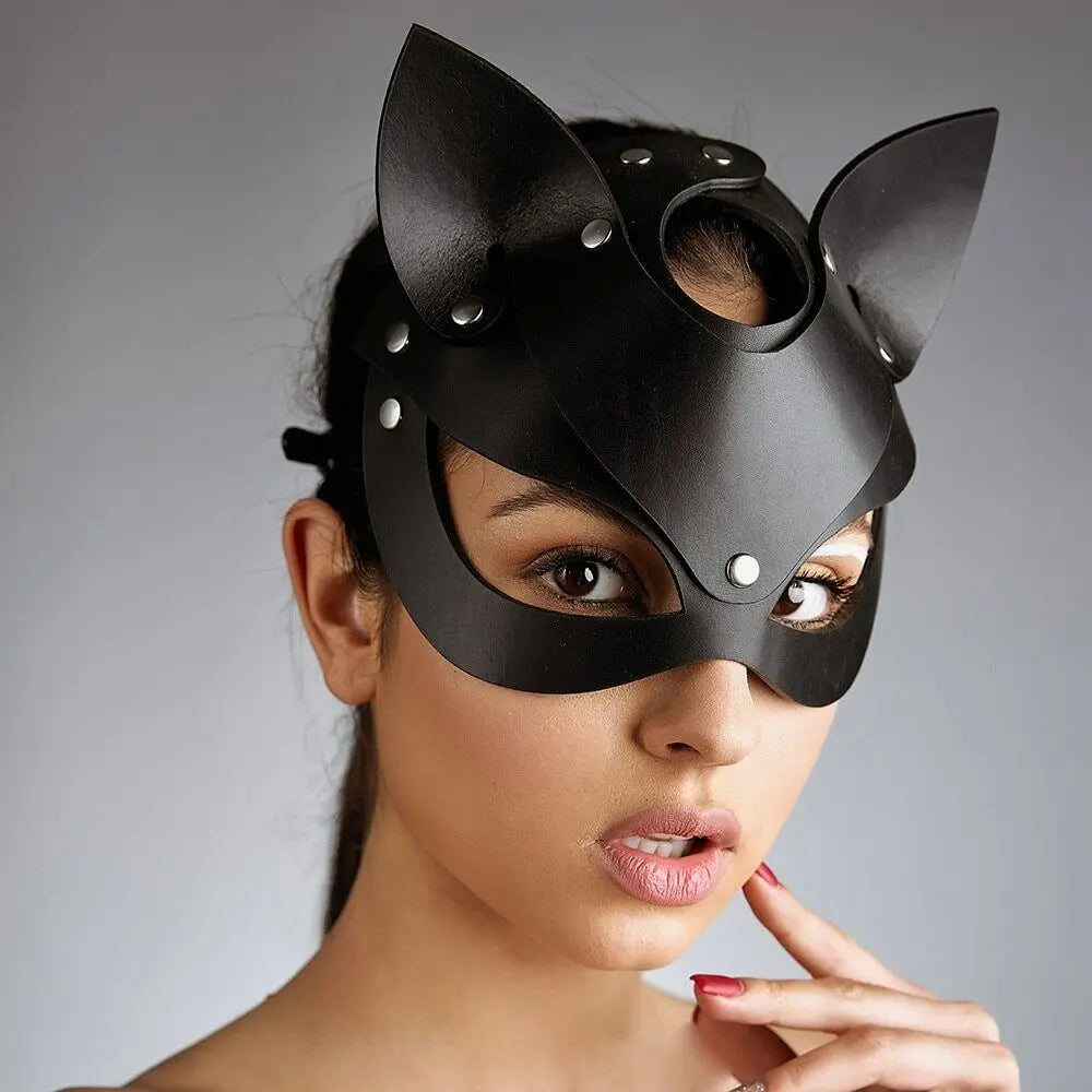 Catwoman Mask in Synthetic Leather for Halloween and Cosplay