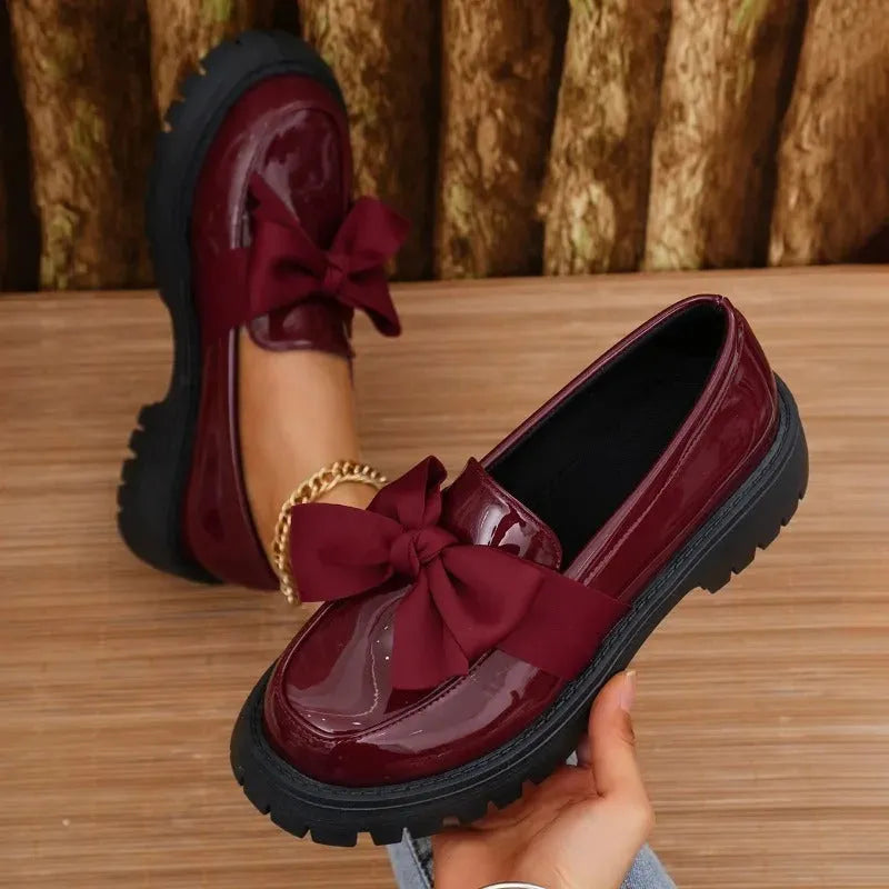 Women’s patent leather loafers with thick sole – Elegance and comfort for everyday wear