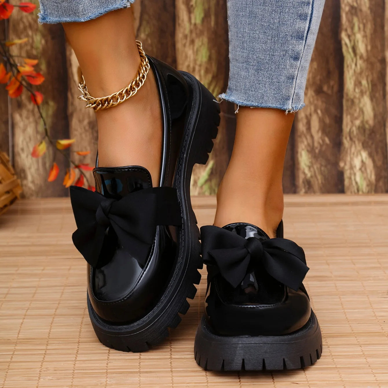 Women’s patent leather loafers with thick sole – Elegance and comfort for everyday wear
