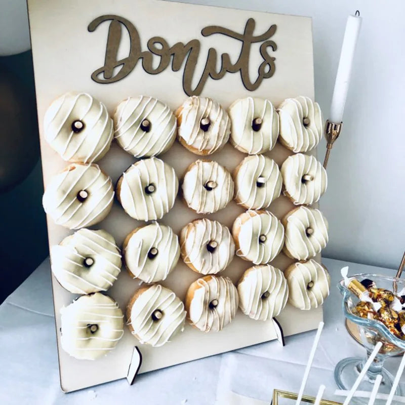 Mur à Donuts en Bois Rustique pour Mariage et Fête – Support Décoratif Écologique et Pratique pour Événements