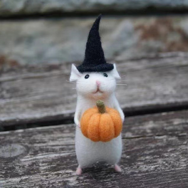 Ornement en Feutre de Souris Citrouille Fait Main – Décor Unique pour Halloween et Noël, 7,5 cm, Artisanat de Qualité