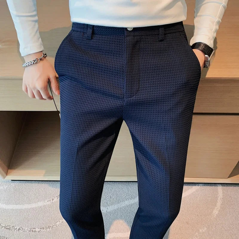 Plaid Pants for Men in Breathable Fabric – Elegant Straight Cut for Office and Outings