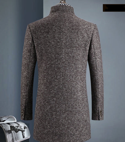 Insulating Wool Overcoat for Men with Stand-up Collar and Pockets – Slim Fit Mid-Thigh Length, Warm and Elegant