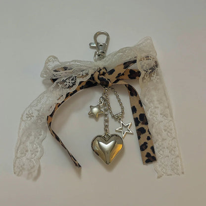 Gothic Y2K Pendant in Black Lace with Heart and Tassels – Fashion Accessory for Handbag and Keys