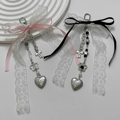 Gothic Y2K Pendant in Black Lace with Heart and Tassels – Fashion Accessory for Handbag and Keys
