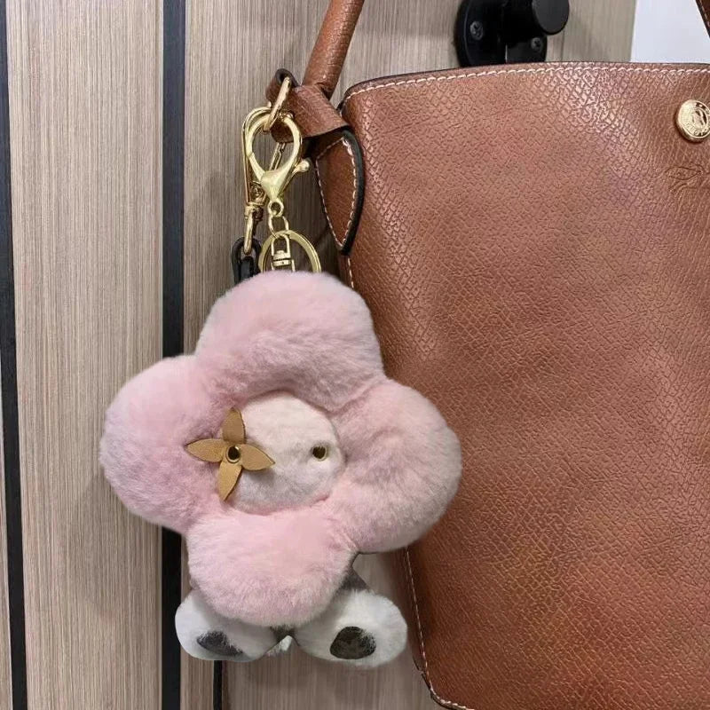 Pendentif en Peluche Tournesol avec Pétales Roses pour Sacs à Main et Clés – Accessoire Doux et Trendy