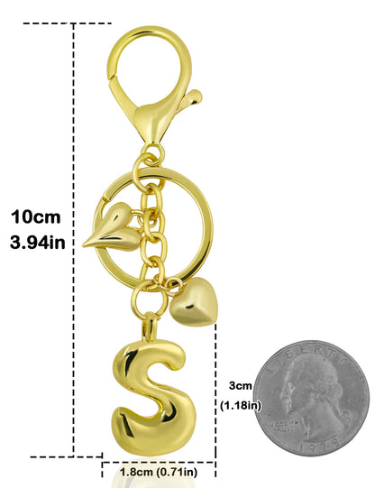 Personalized Keychain in Gold Metal with Letter and Heart Charm – Elegant Bag Accessory for Women