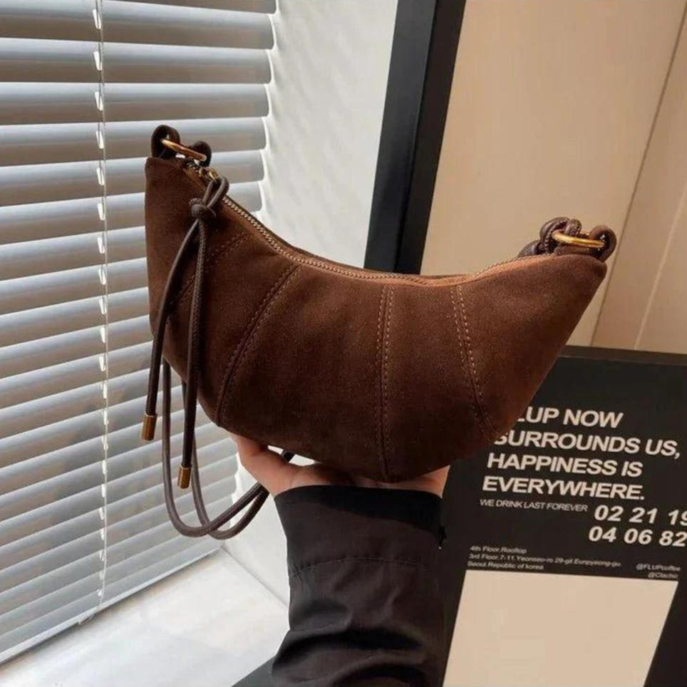 Women's Black Leather Shoulder Bag - Elegant and Practical for Daily Outings, Ideal Size 25x20x10 cm