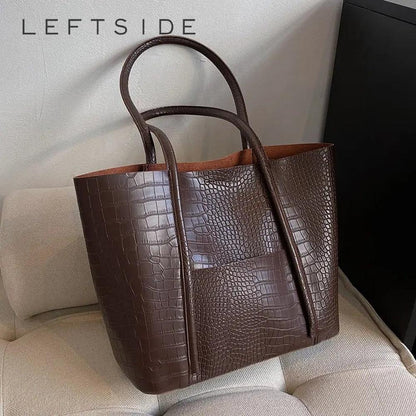 Croco Handbag for Women - Elegant and Practical, Dimensions 38x28x13 cm, Spacious Interior and Organized Compartments