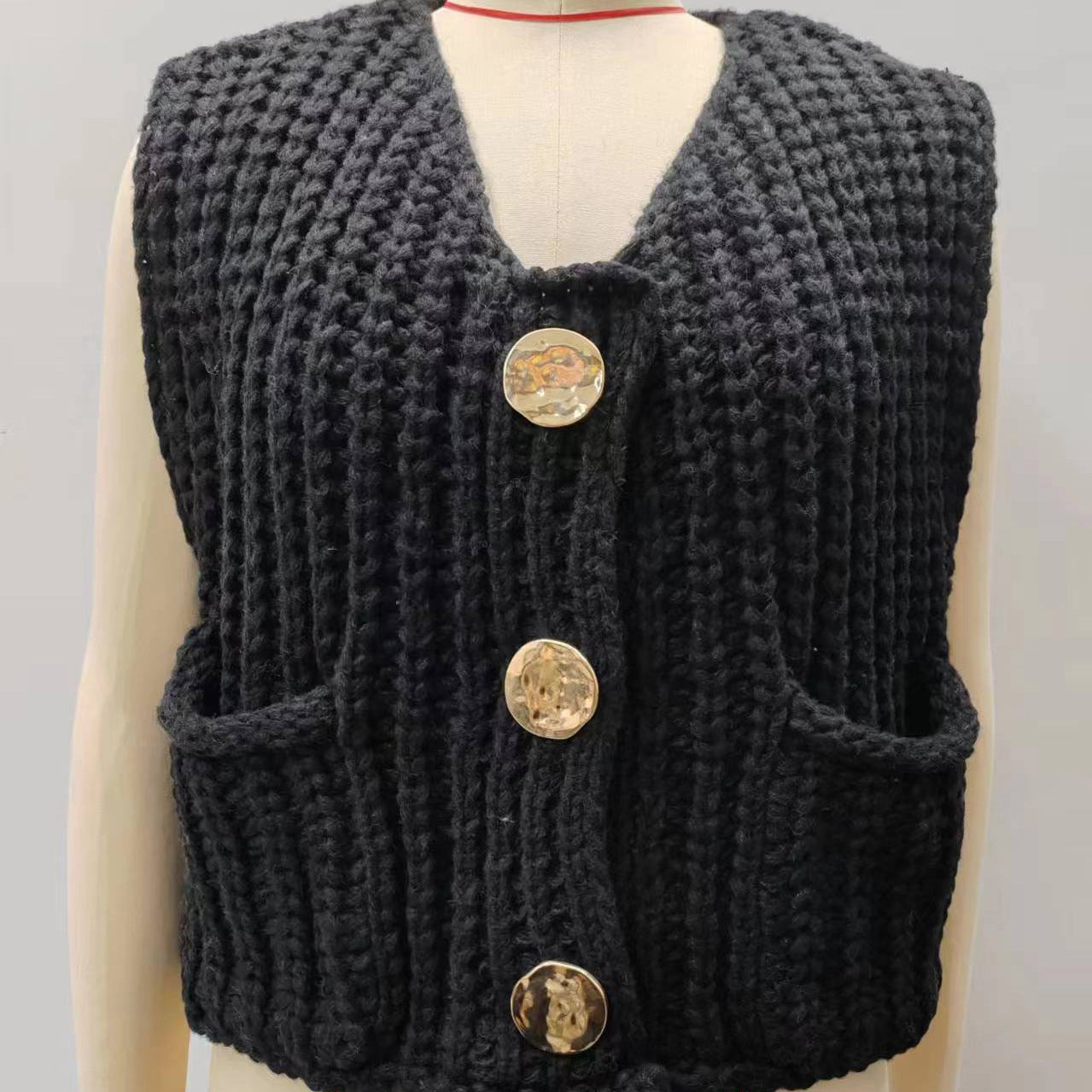 Sleek Knitted Vest | Comfortable Fit with Pockets
