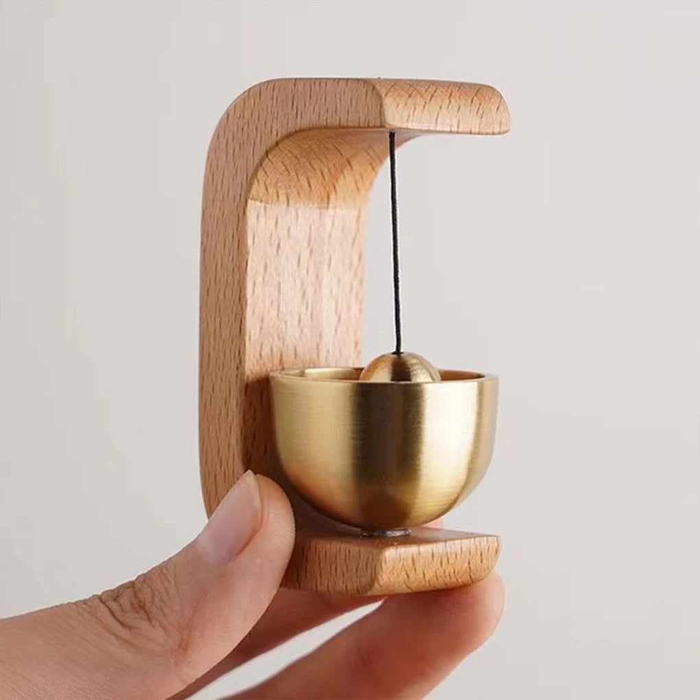 Sonnette Sans Fil Rétro en Bois avec Finition en Laiton – Décoration Élégante pour Entrée
