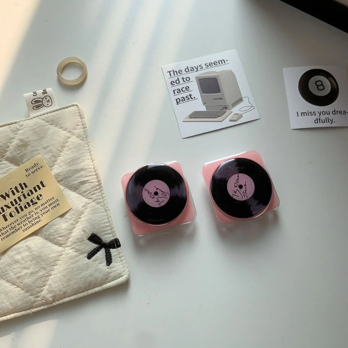 Pink Vinyl Rotating Phone Stand – Elegant Desk Accessory with 360° Rotation and Universal Compatibility