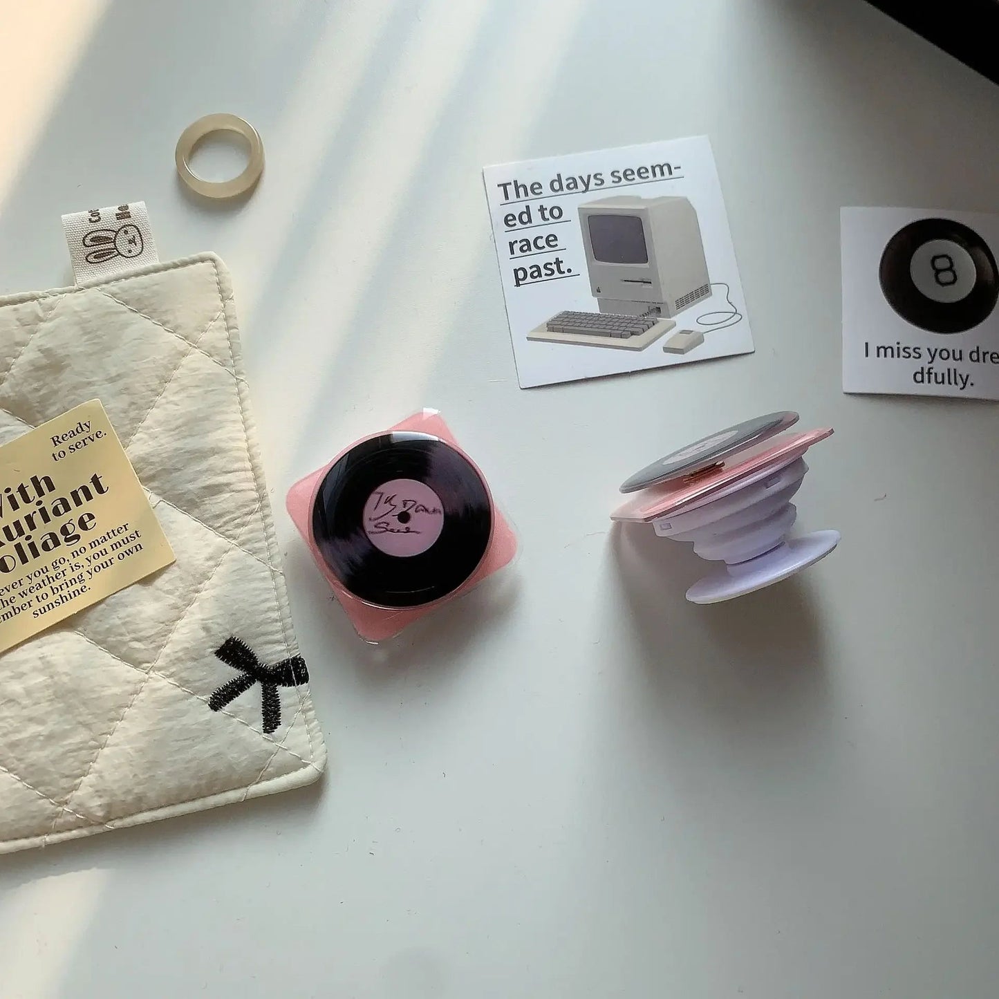 Pink Vinyl Rotating Phone Stand – Elegant Desk Accessory with 360° Rotation and Universal Compatibility