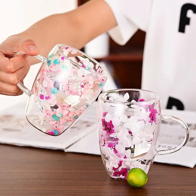 Tasse en Verre à Double Paroi avec Poignée et Fleurs Séchées – 300 ml