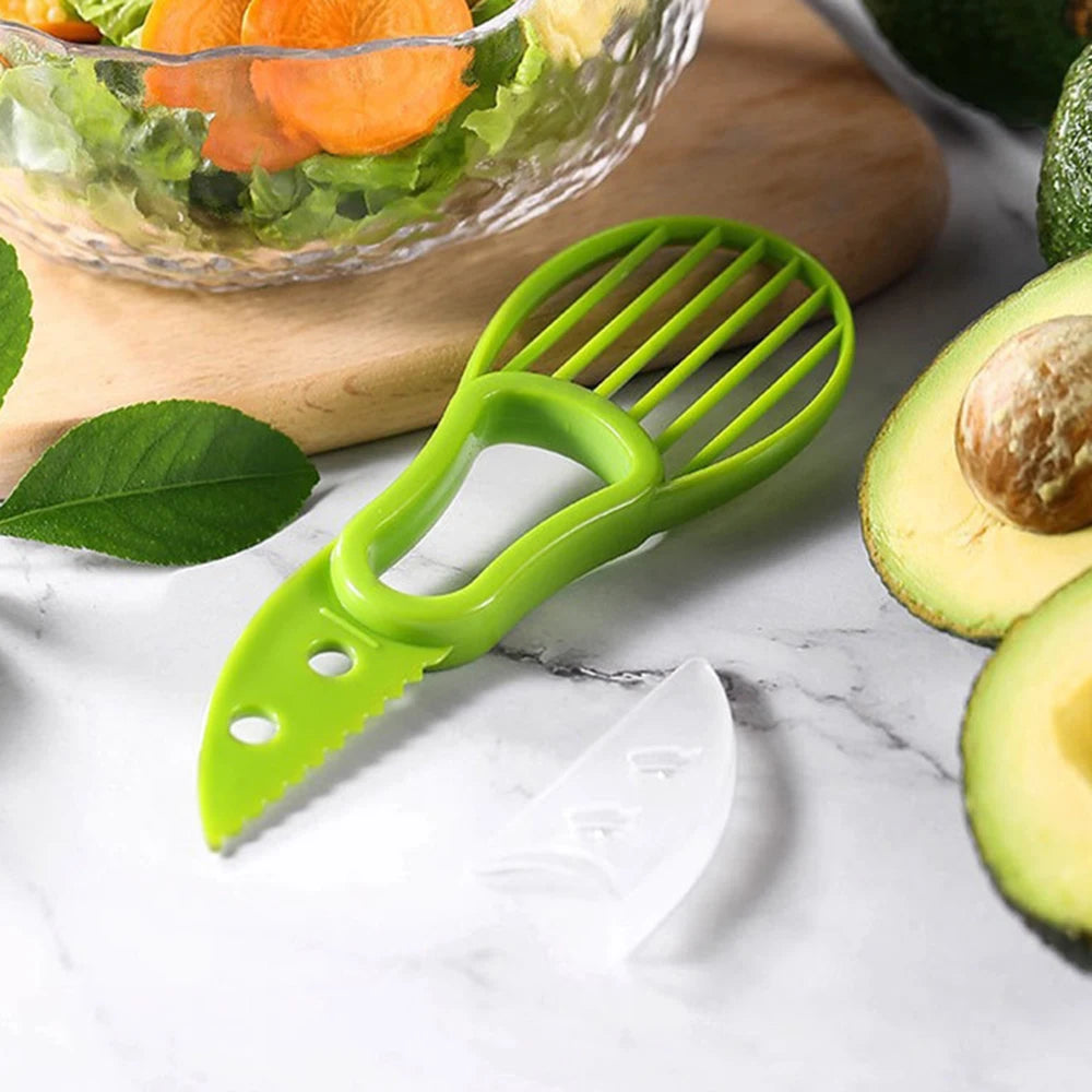 Trancheuse d'Avocat 3 en 1 en Acier Inoxydable – Outil de Cuisine Compact avec Peeler et Séparateur de Pulpe