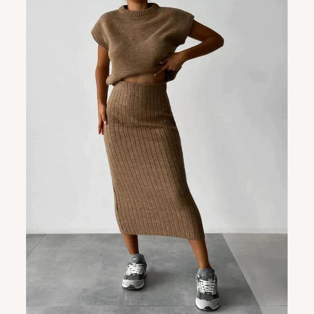 Ensemble Femme en Maille Côtelée – Haut Sans Manches et Jupe Taille Haute Élégante