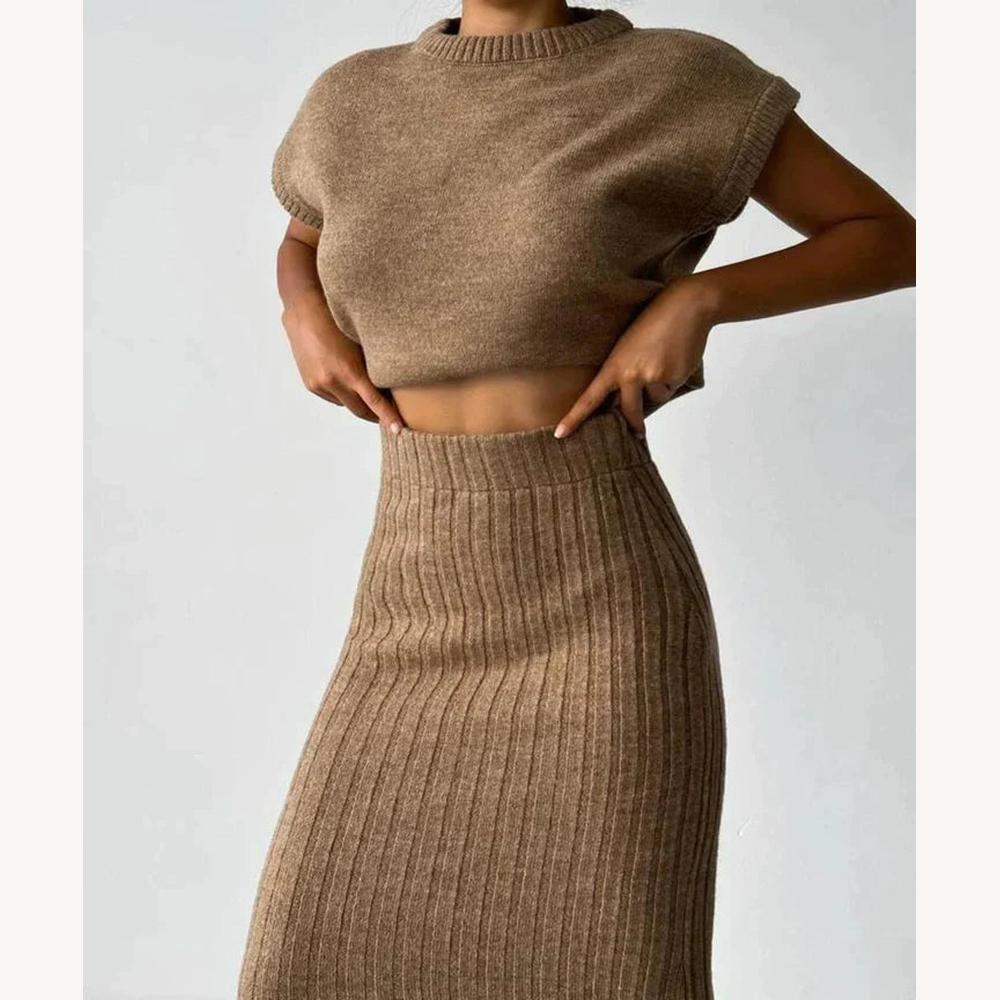 Ensemble Femme en Maille Côtelée – Haut Sans Manches et Jupe Taille Haute Élégante