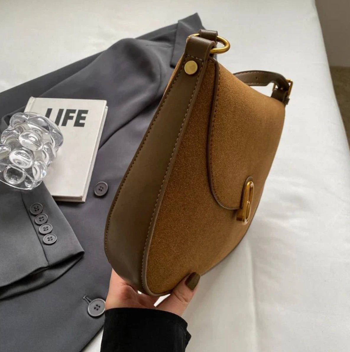 Women's Shoulder Bag in Faux Suede Leather with Adjustable Straps – Elegant and Practical for Daily Use