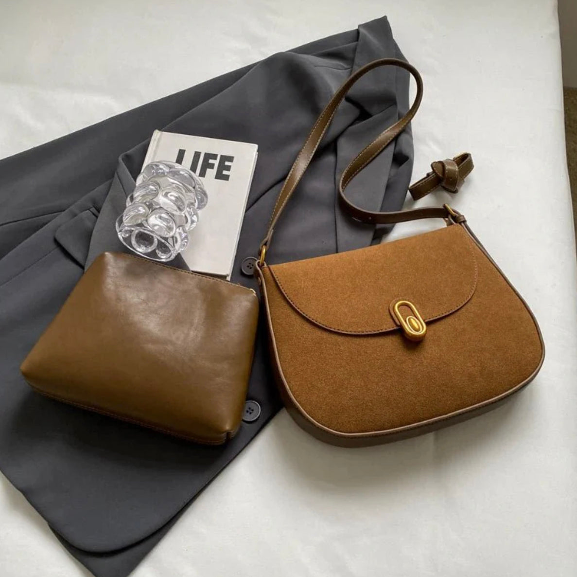 Women's Shoulder Bag in Faux Suede Leather with Adjustable Straps – Elegant and Practical for Daily Use