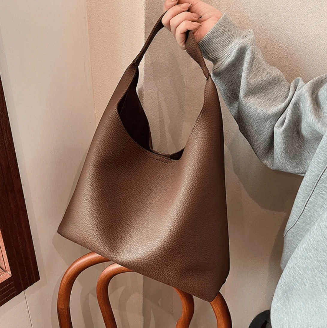 Elegant Vegan Leather Women's Hobo Bag with Versatile Interior – Chic and Durable Design for All Occasions