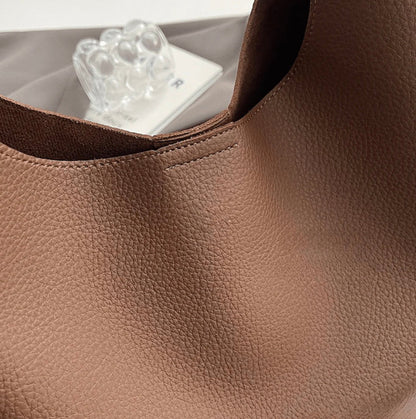 Elegant Vegan Leather Women's Hobo Bag with Versatile Interior – Chic and Durable Design for All Occasions