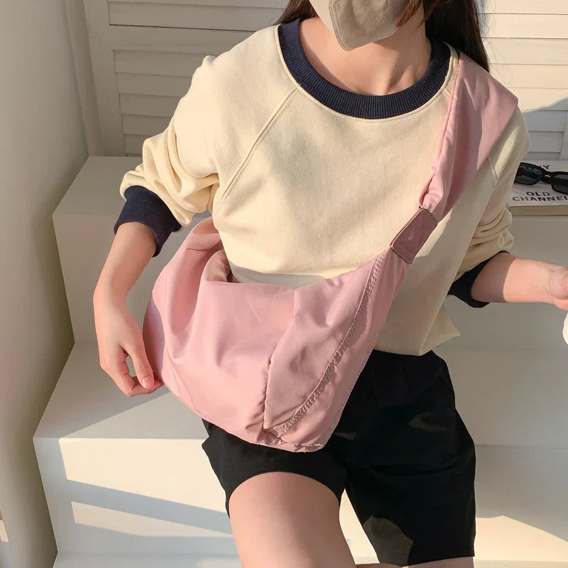 Large Women's Shoulder Bag in Durable Nylon with Adjustable Strap – Ultra-Light Casual Bag for Everyday Use