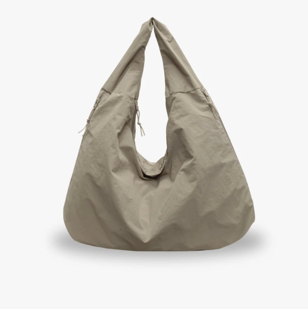 Ultra Large Women's Hobo Bag in Recycled Nylon – Practical and Eco-Friendly Bag with Pockets and Comfortable Shoulder Strap