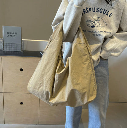 Ultra Large Women's Hobo Bag in Recycled Nylon – Practical and Eco-Friendly Bag with Pockets and Comfortable Shoulder Strap