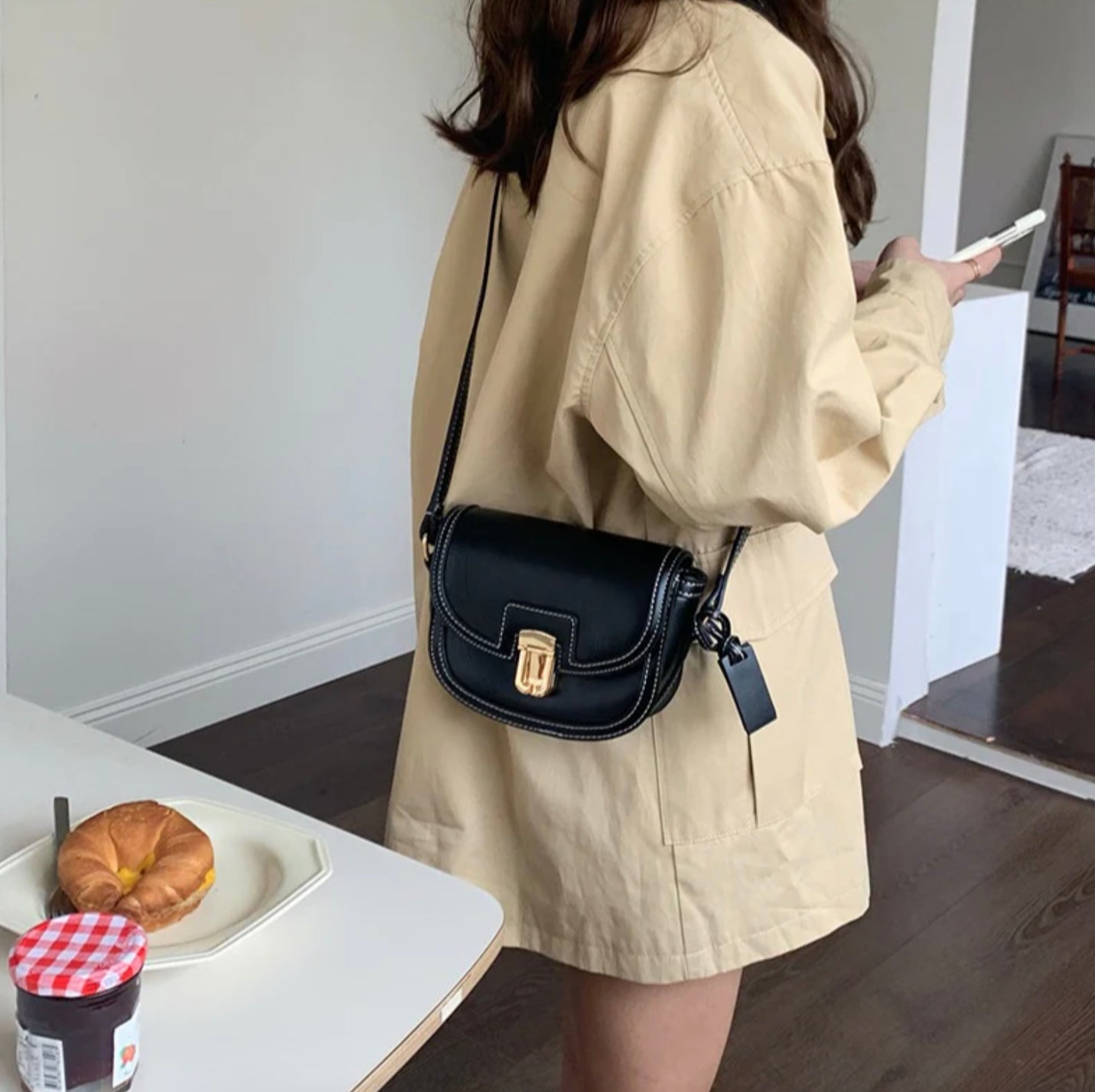 Sac Bandoulière Femme Isaline – Compact et Élégant, Cuir Synthétique, 18 cm x 14 cm, Idéal pour Sorties Décontractées