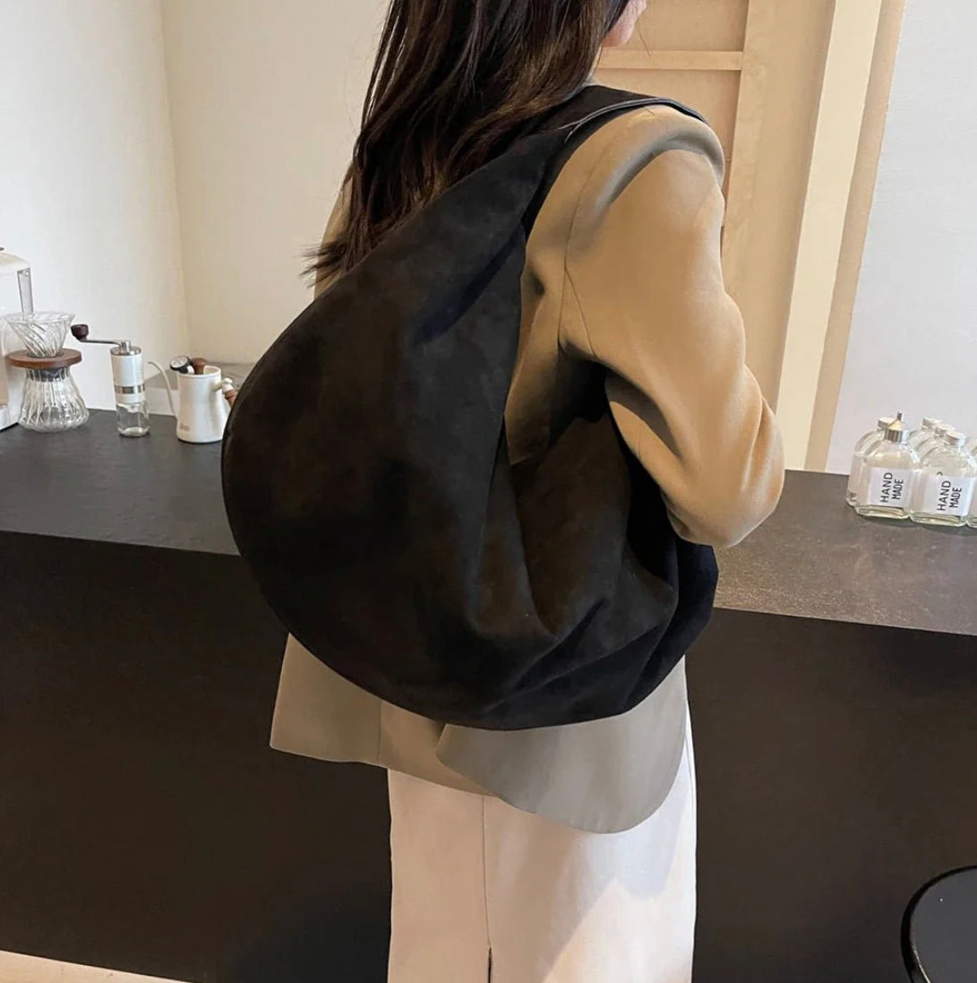Suede Shoulder Bag for Women – Elegant Slouchy Hobo Bag with Large Capacity and Zipper Closure