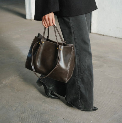 Elegant Leather Handbag for Women with Adjustable Shoulder Strap – Chic and Practical Bag