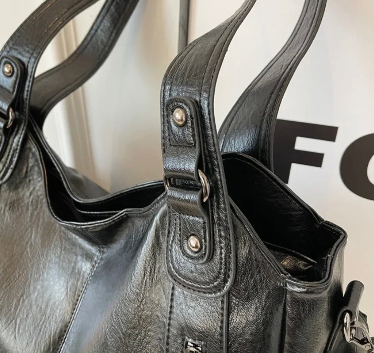 Sac Fourre-Tout Cuir Élégant pour Femme – Grand Espace de Stockage, Idéal pour le Travail et les Sorties