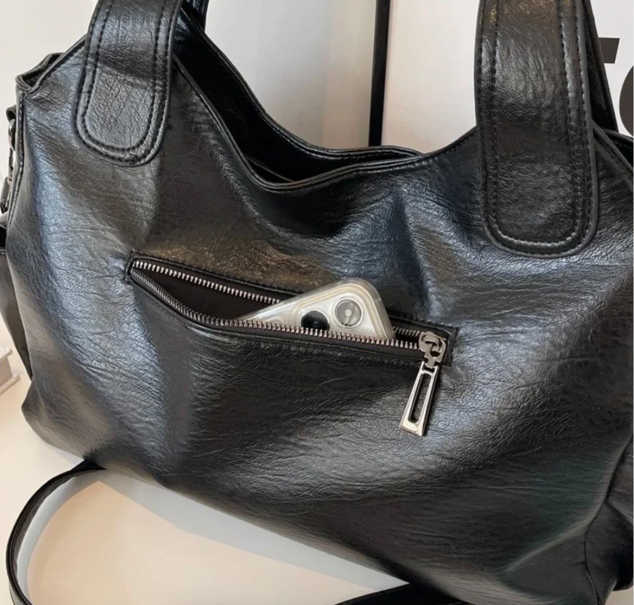 Elegant Leather Tote Bag for Women – Large Storage Space, Ideal for Work and Outings