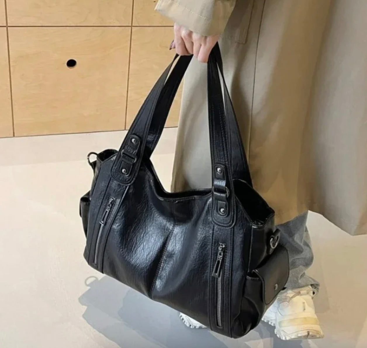 Sac Fourre-Tout Cuir Élégant pour Femme – Grand Espace de Stockage, Idéal pour le Travail et les Sorties
