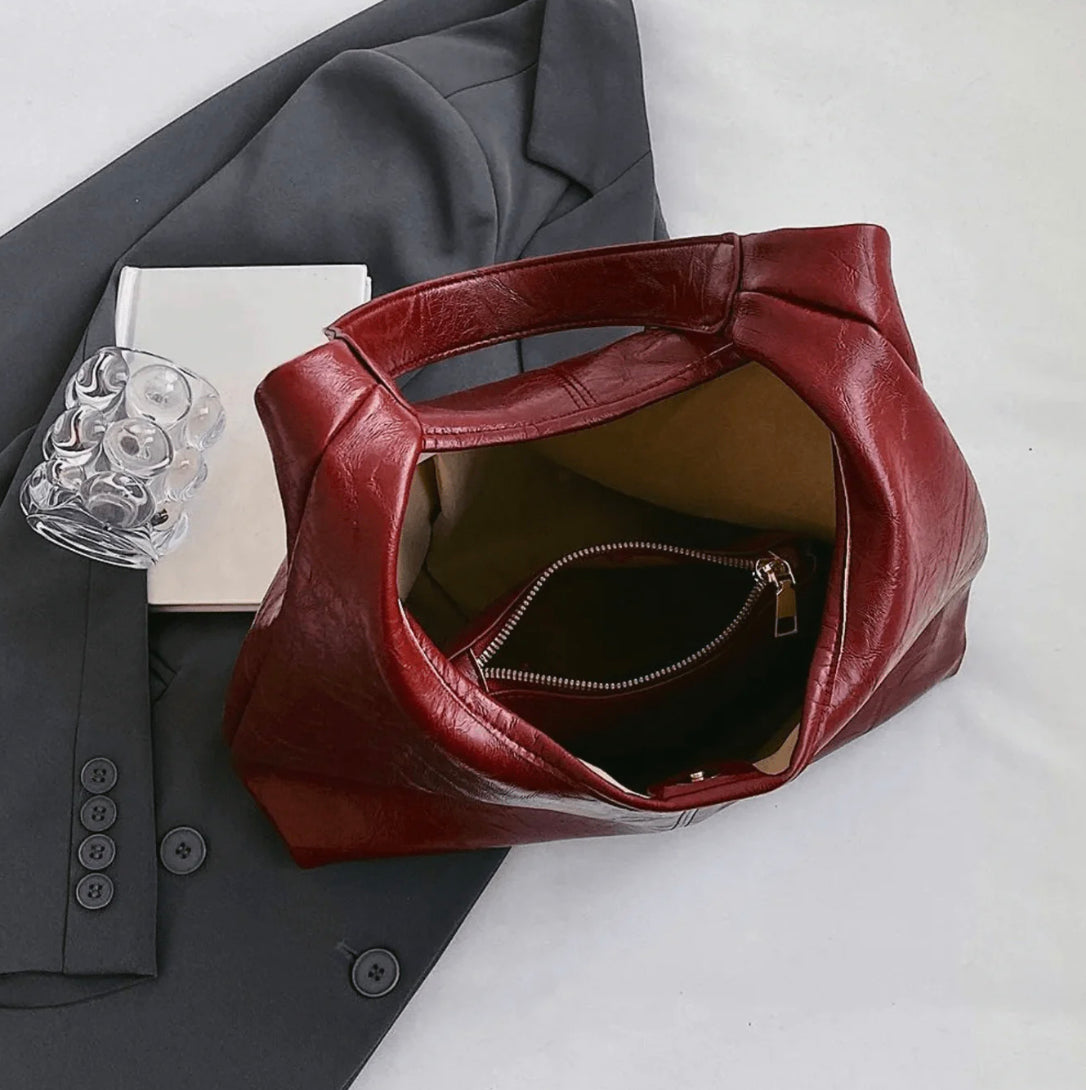 Women's Vegan Leather Shoulder Bag with Semi-Circular Design for 13 Inch Macbook - Elegant and Practical