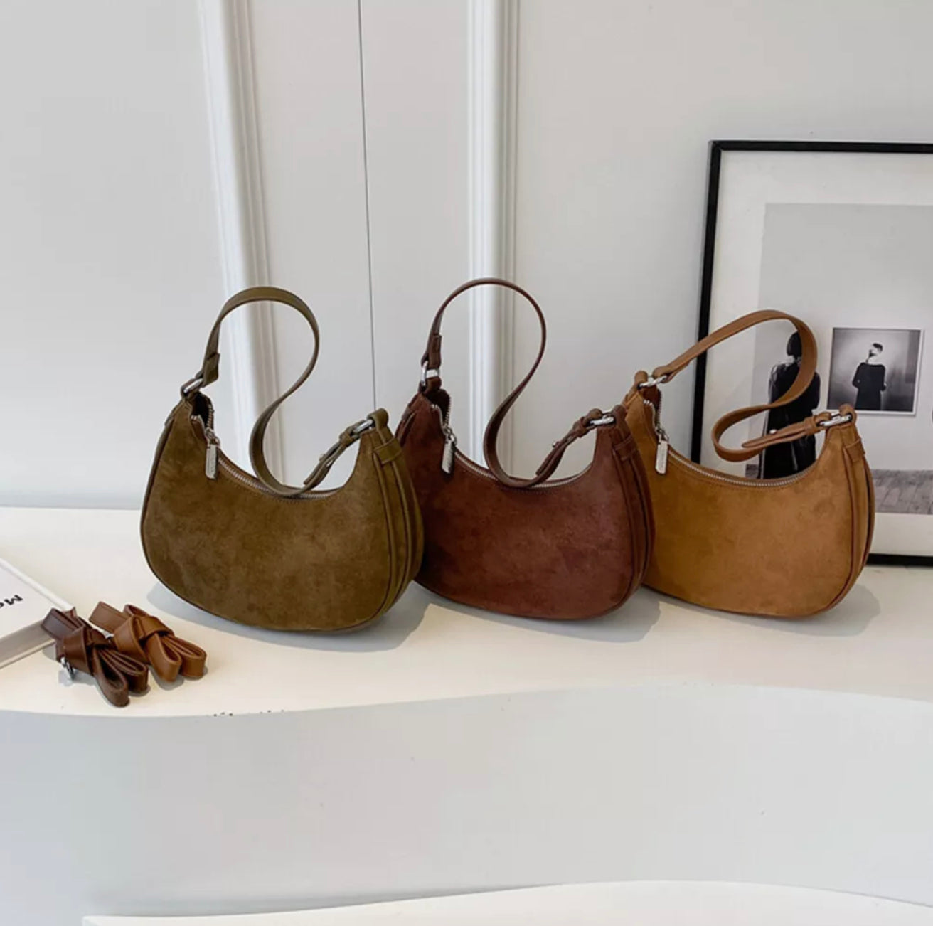 Sac à Bandoulière en Croissant Femme en Faux Daim avec Sangle Réglable – Sac à Main Pratique et Tendance