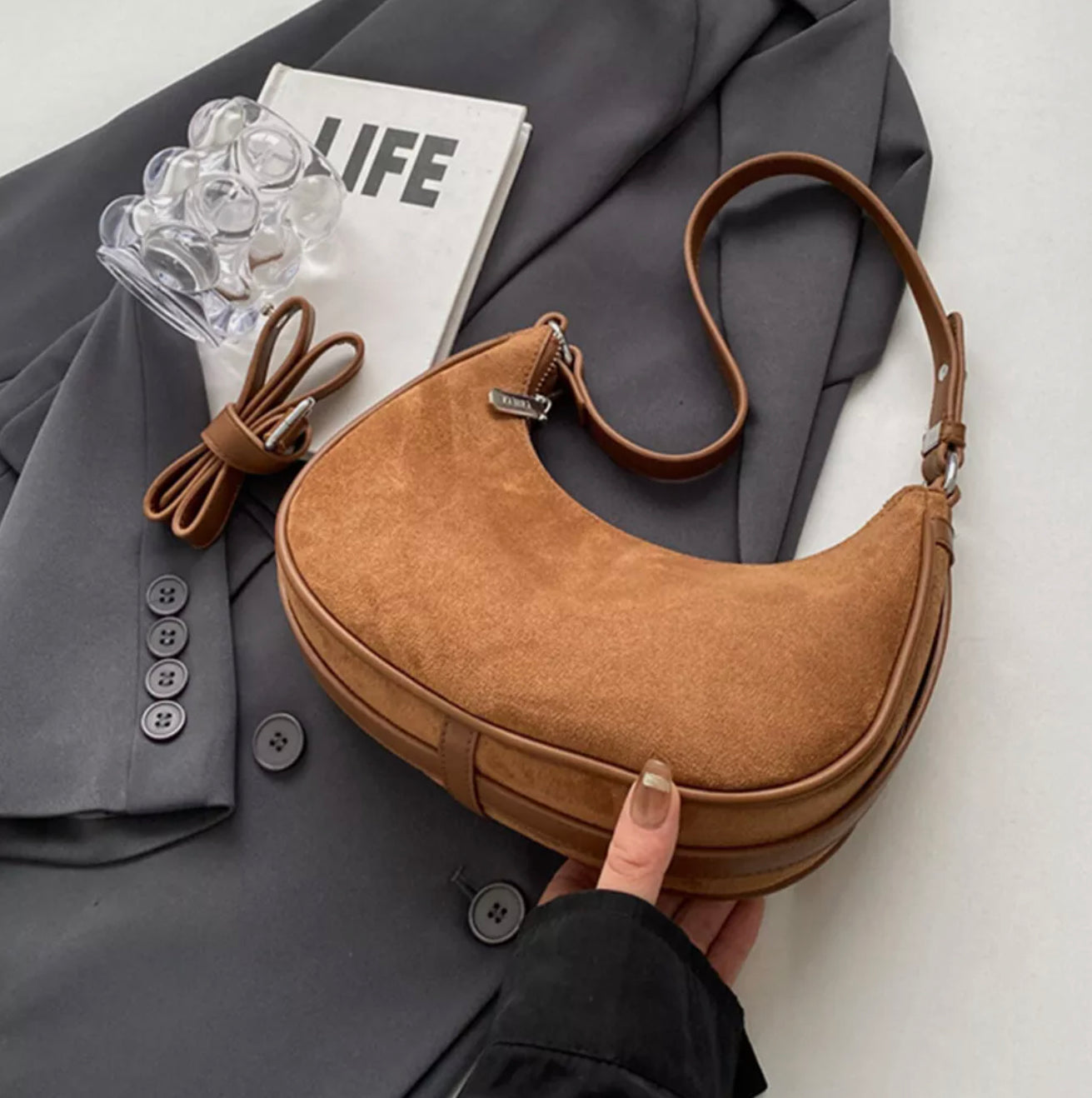 Sac à Bandoulière en Croissant Femme en Faux Daim avec Sangle Réglable – Sac à Main Pratique et Tendance