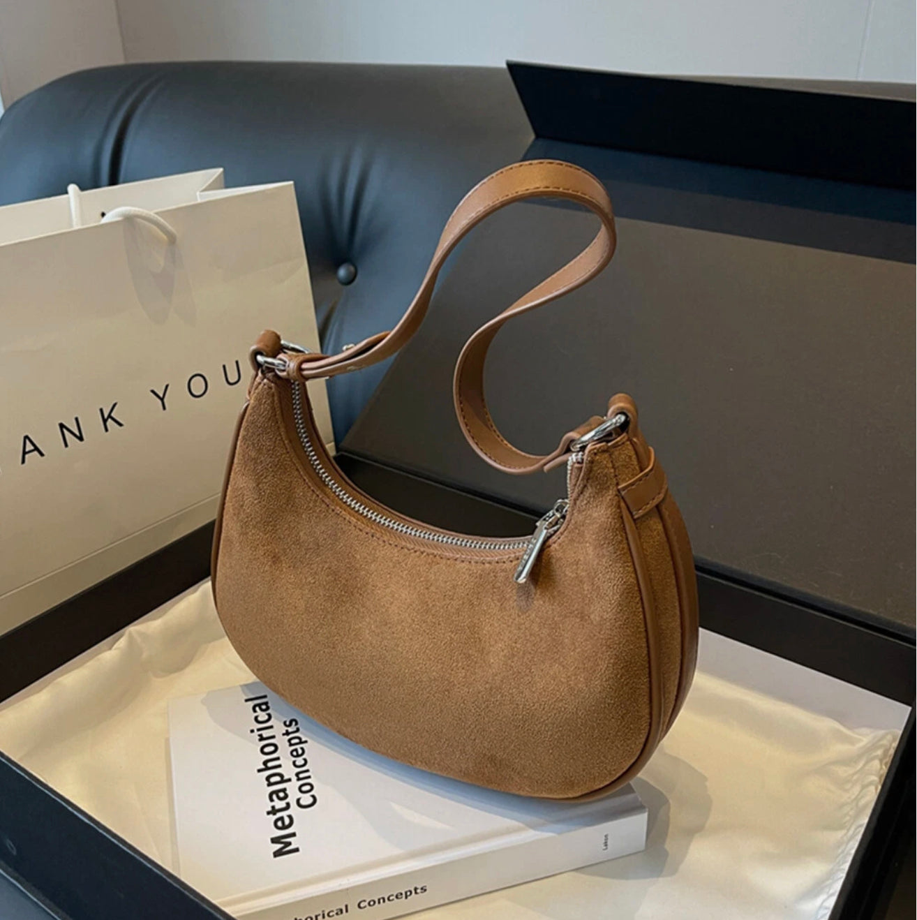 Sac à Bandoulière en Croissant Femme en Faux Daim avec Sangle Réglable – Sac à Main Pratique et Tendance