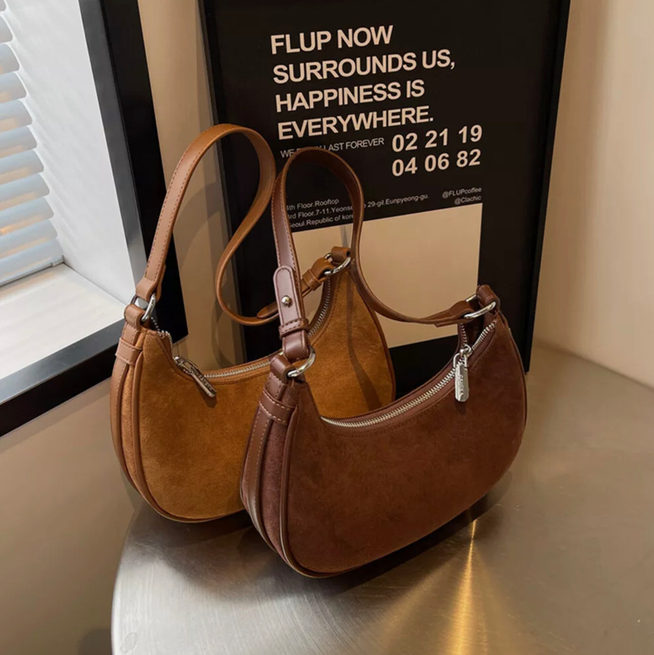 Crescent Shoulder Bag for Women in Faux Suede with Adjustable Strap – Practical and Trendy Handbag