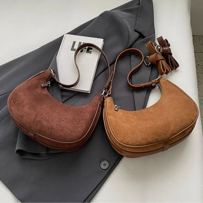 Crescent Shoulder Bag for Women in Faux Suede with Adjustable Strap – Practical and Trendy Handbag