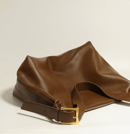 Women's Black Leather Shoulder Bag – Elegant and Practical for All Occasions, Adjustable and Spacious Design