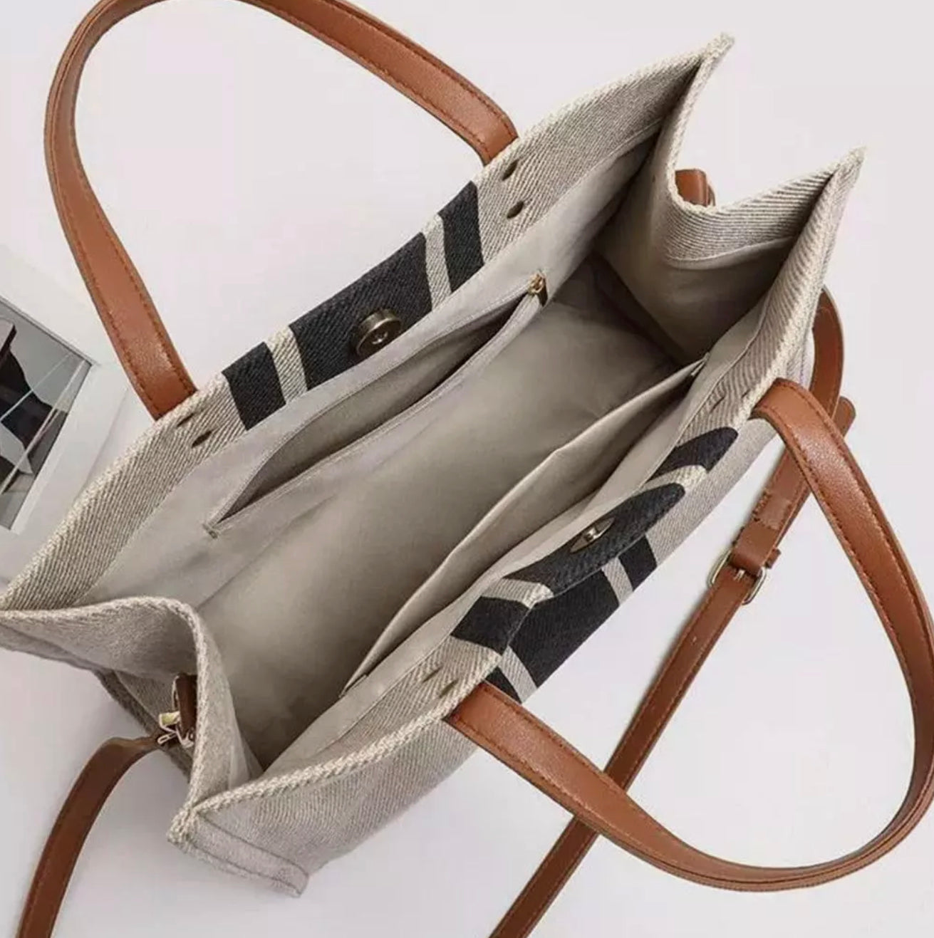 Durable Canvas Tote Bag for Women with Stripes – Large Versatile Handbag for Outings and Daily Use