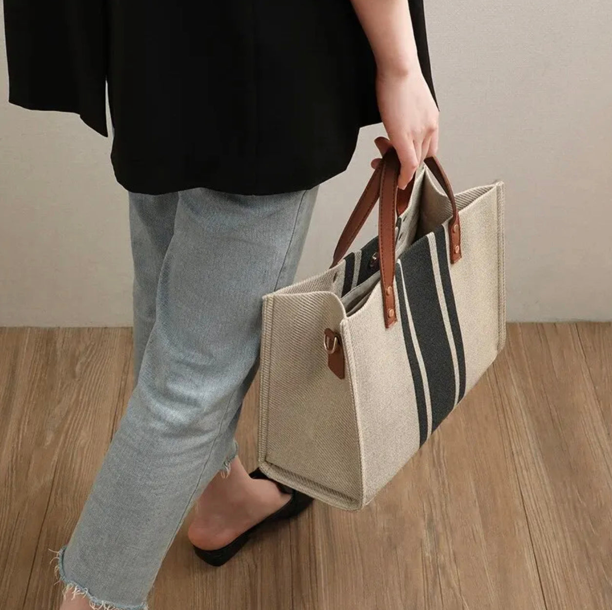 Durable Canvas Tote Bag for Women with Stripes – Large Versatile Handbag for Outings and Daily Use